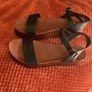 American eagle sandals/wedges